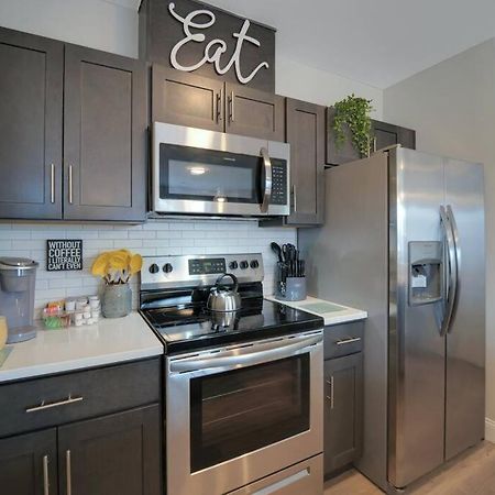 Beautiful 2Br Apt/Ewr Airport/King /Free Parking نيوآرك المظهر الخارجي الصورة