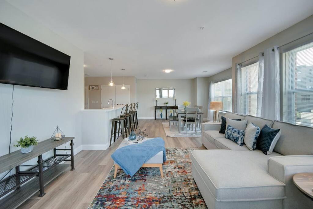 Beautiful 2Br Apt/Ewr Airport/King /Free Parking نيوآرك المظهر الخارجي الصورة