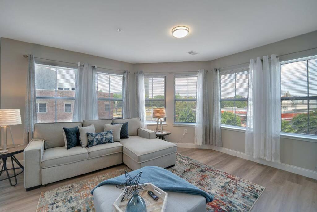 Beautiful 2Br Apt/Ewr Airport/King /Free Parking نيوآرك المظهر الخارجي الصورة