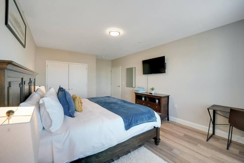 Beautiful 2Br Apt/Ewr Airport/King /Free Parking نيوآرك المظهر الخارجي الصورة