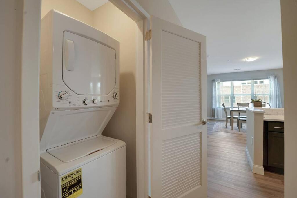 Beautiful 2Br Apt/Ewr Airport/King /Free Parking نيوآرك المظهر الخارجي الصورة